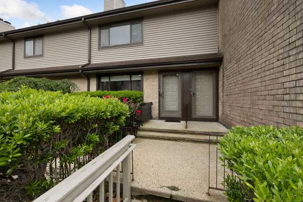 2539 Bedford Street #APT 33F, Stamford, CT 06905