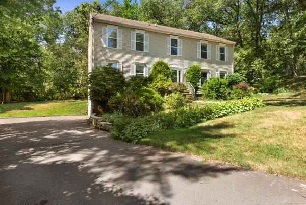 North Haven, CT 06473,15 Blue Ridge Lane