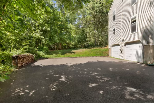 North Haven, CT 06473,15 Blue Ridge Lane
