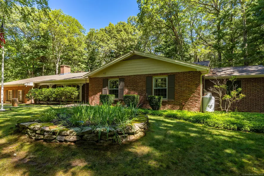 555 Porter Street, Manchester, CT 06040