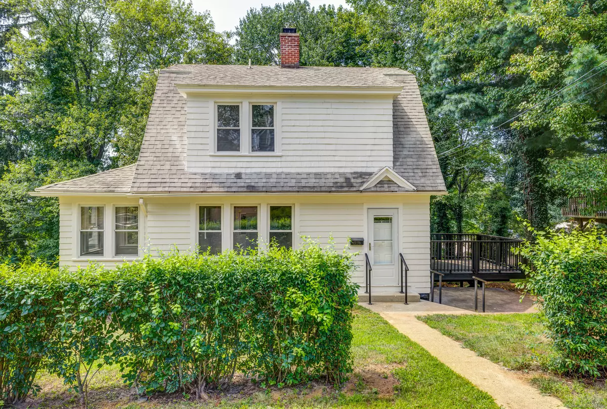 Waterbury, CT 06705,11 Macauley Avenue