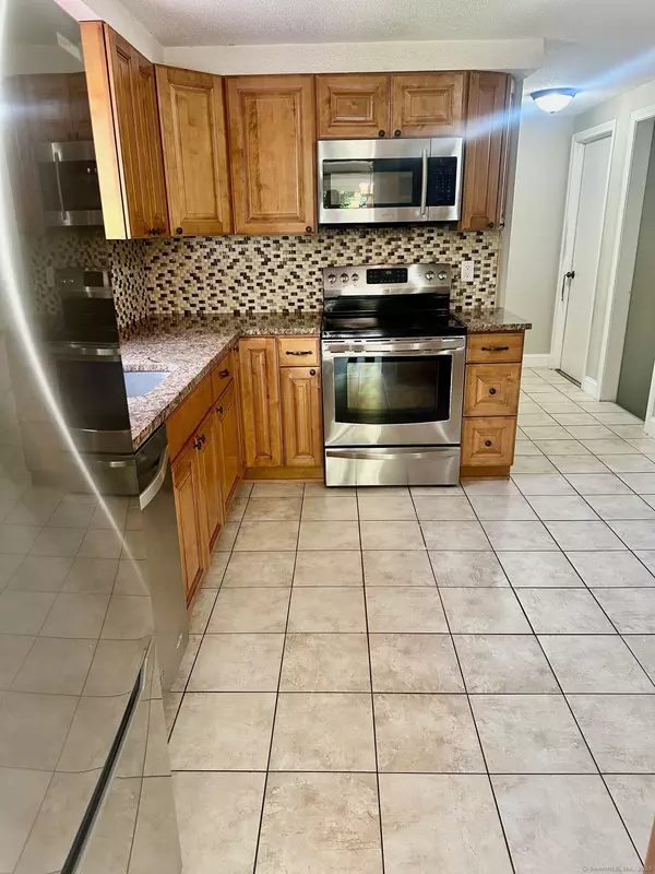 South Windsor, CT 06074,254 Sand Hill Road
