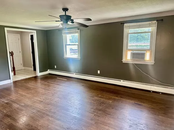 South Windsor, CT 06074,254 Sand Hill Road