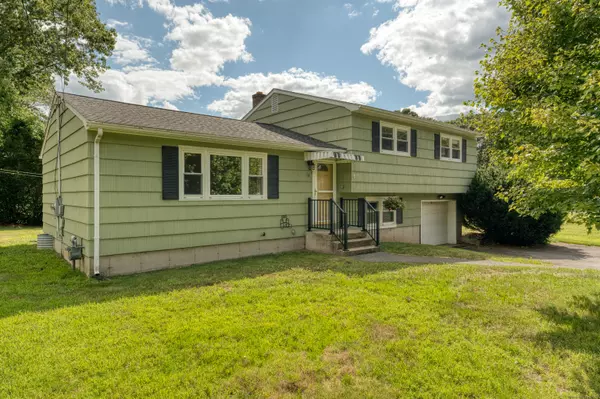 Southington, CT 06489,14 Huntington Circle