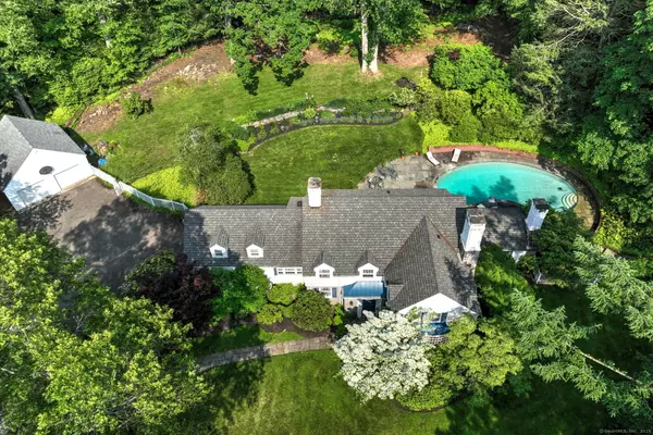 4 Brook Road, Woodbridge, CT 06525