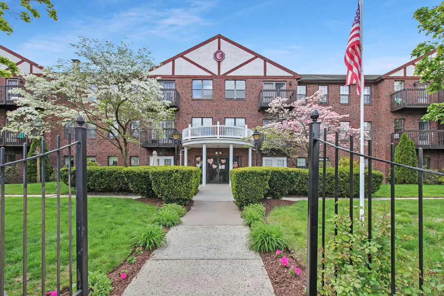 47 Highland Street #211, West Hartford, CT 06119