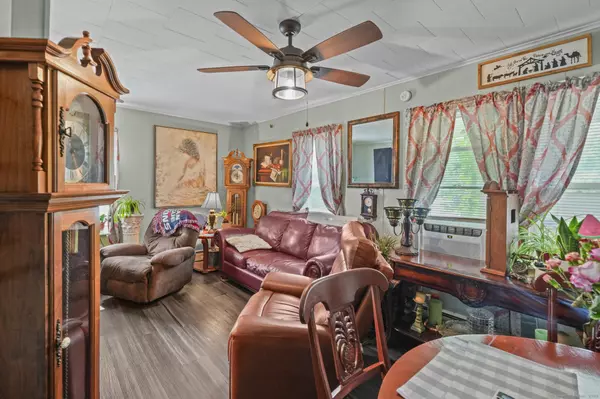 Killingly, CT 06239,12 Saint James Row