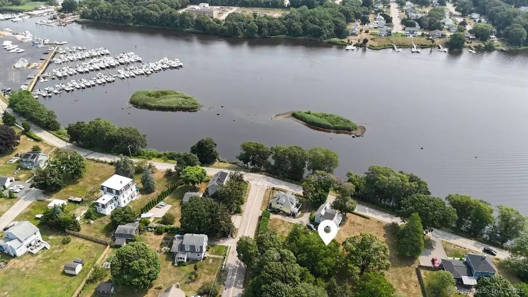 Stonington, CT 06379,70 River Road