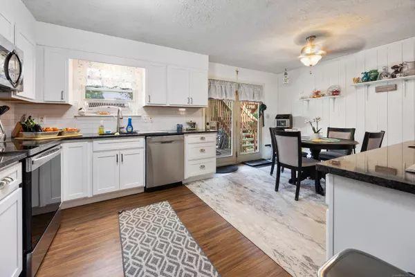 Waterbury, CT 06705,24 Cedar Avenue