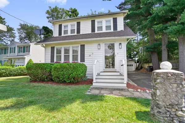 Milford, CT 06461,19 Raycroft Street