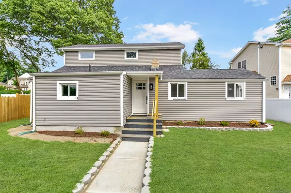 Fairfield, CT 06825,114 Castle Avenue