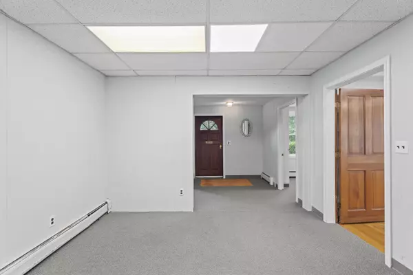 Hamden, CT 06518,2764 Whitney Avenue