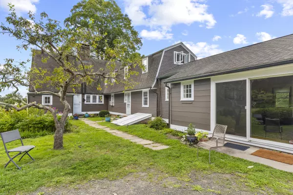 Guilford, CT 06437,90 Duck Hole Road