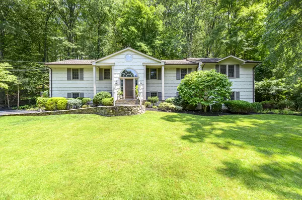 65 McIntosh Road, Stamford, CT 06903