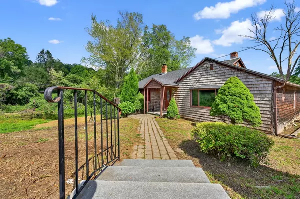 Lyme, CT 06371,89 Brush Hill Road