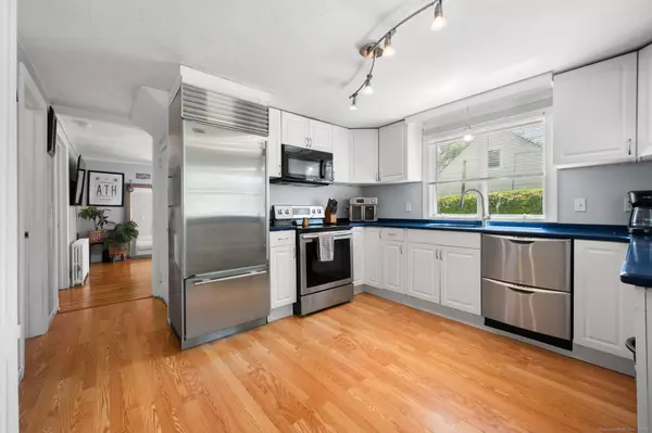 Waterford, CT 06375,4 Riverview Place