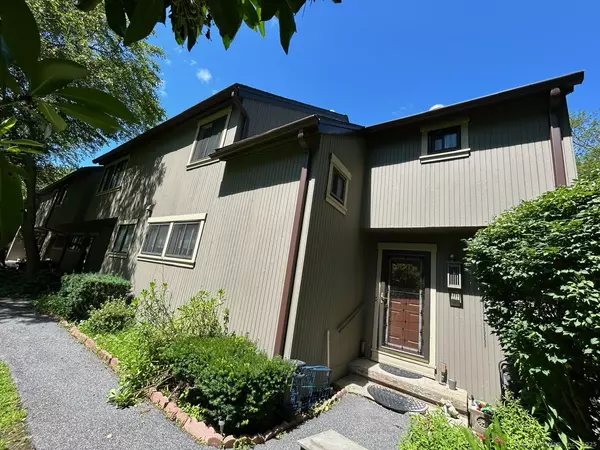 29 Woods Way #29, Woodbury, CT 06798