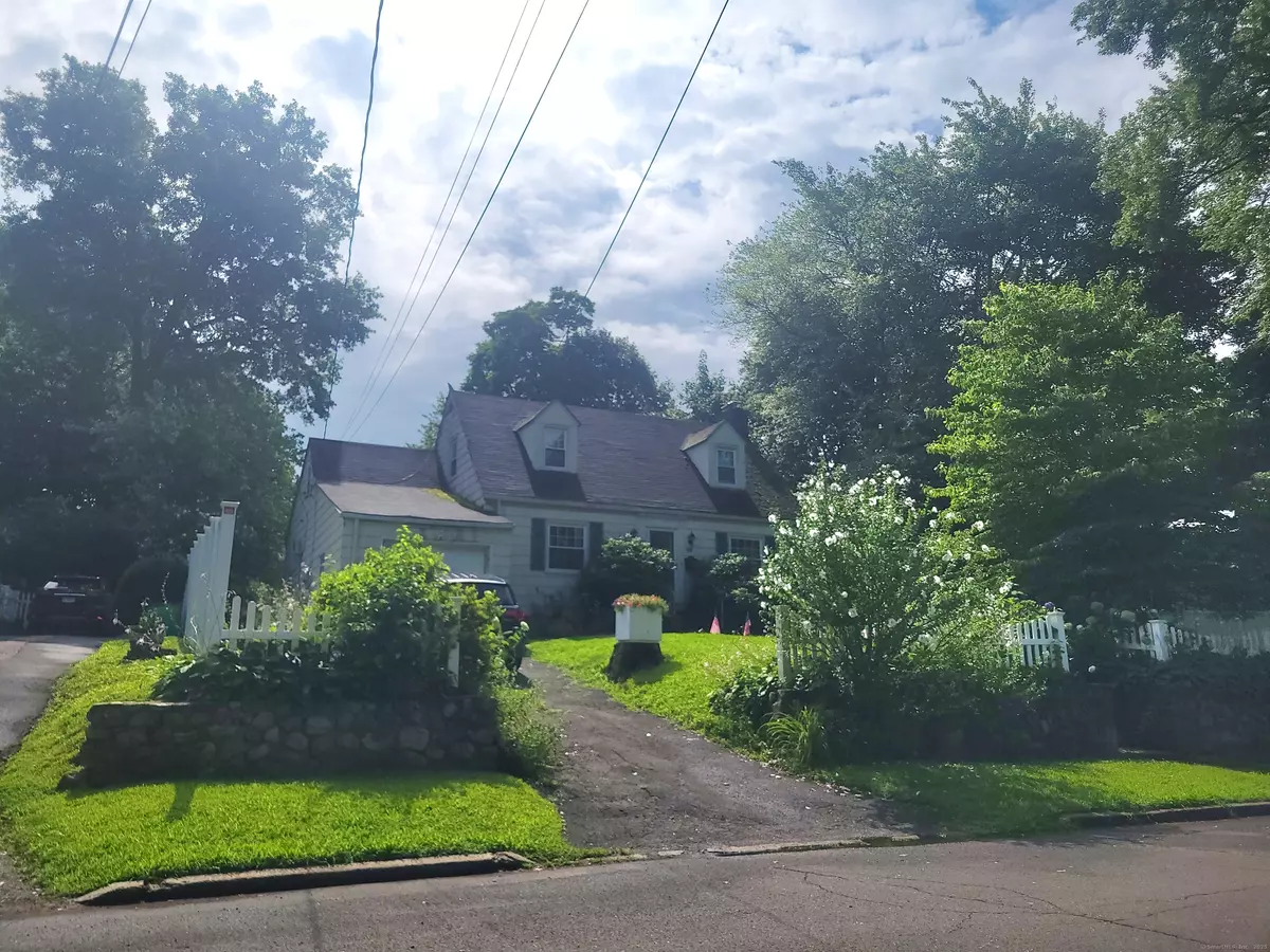 Stamford, CT 06907,99 Woodbury Avenue