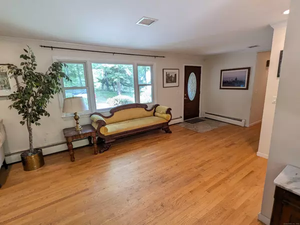 Woodbridge, CT 06525,15 Park Lane