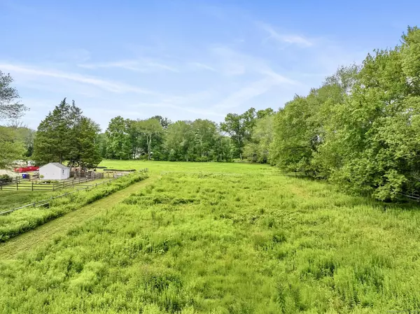Fairfield, CT 06824,22 Brett Road
