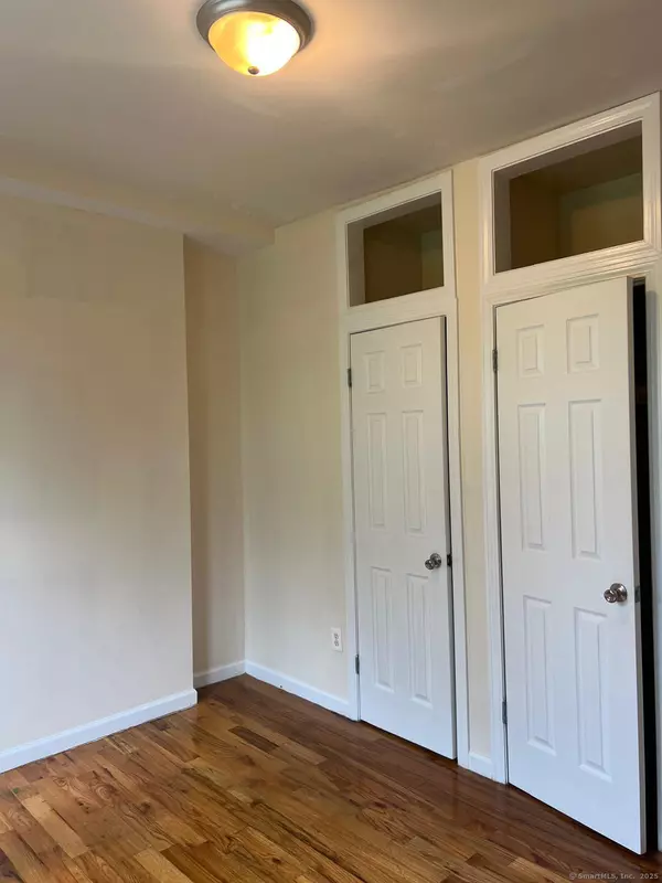Hartford, CT 06106,176 Park Terrace #N2