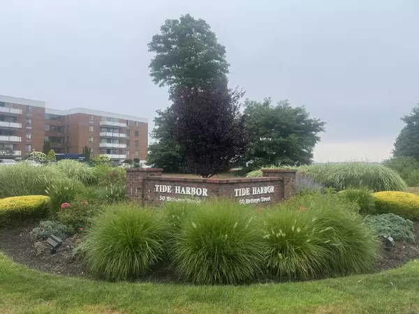 Stratford, CT 06615,1460 Elm Street #322