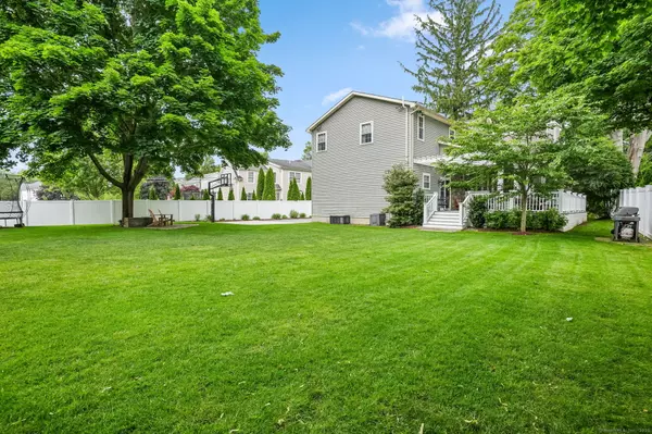 Fairfield, CT 06824,1477 Mill Plain Road