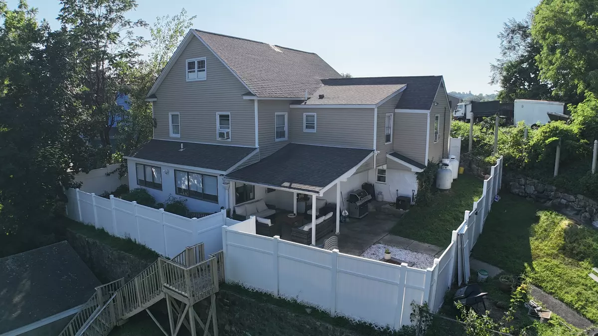 Stamford, CT 06907,16 Columbus Place