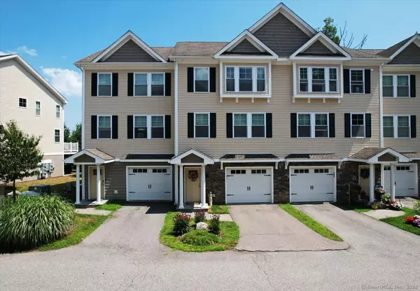6 Village Crossing #6, East Lyme, CT 06357