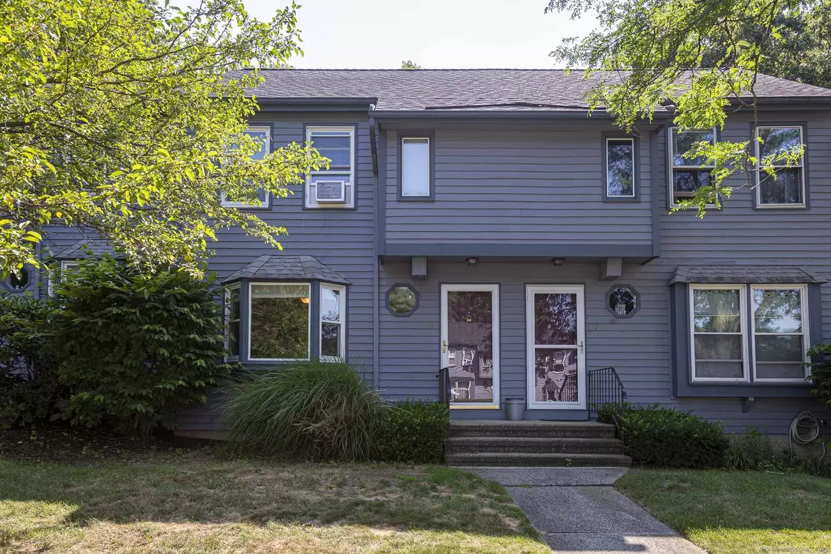 Ellington, CT 06029,1 Abbott Road #136