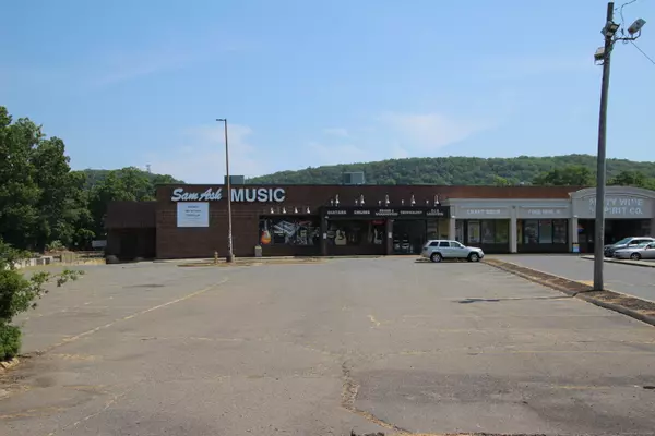 95 Amity Road, New Haven, CT 06515