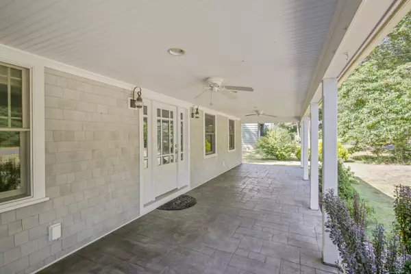 East Lyme, CT 06333,6 Willow Lane