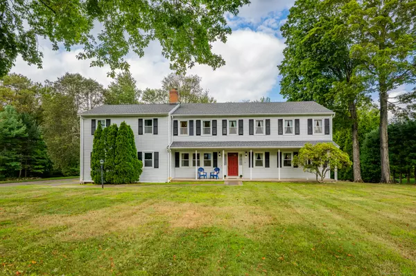 21 Hill Circle, Trumbull, CT 06611