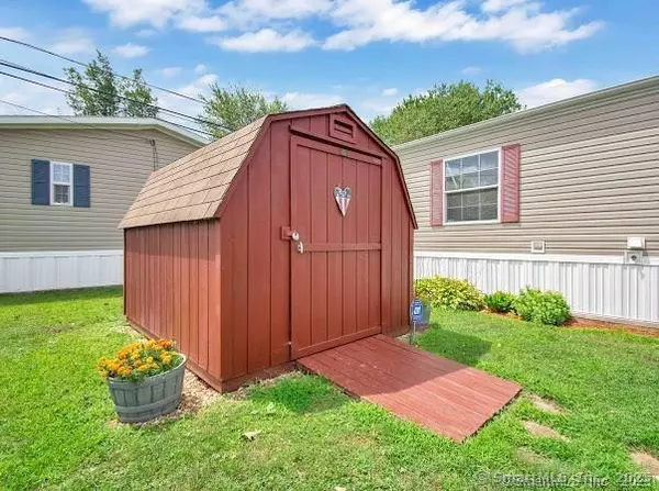 Wallingford, CT 06492,230 Main Street #44