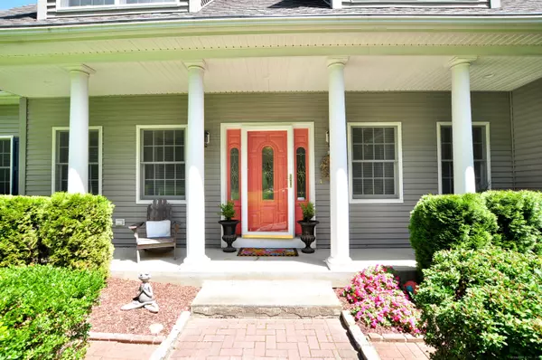 Woodbury, CT 06798,364 Hoop Pole Hill Road