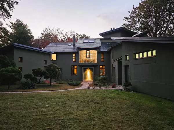 Canton, CT 06019,27 Ridge Road