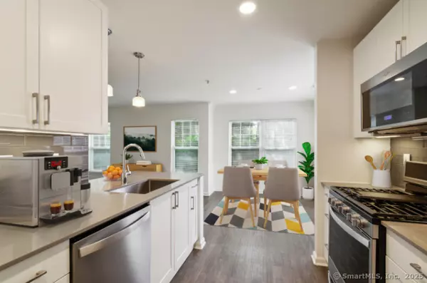 Darien, CT 06820,138 Hollow Tree Ridge Road #0121