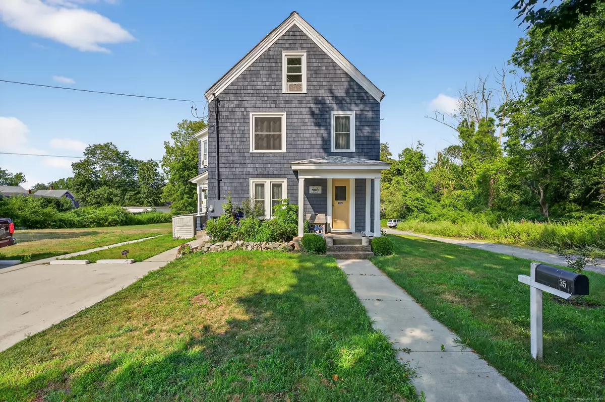 New London, CT 06320,35 Menghi Street