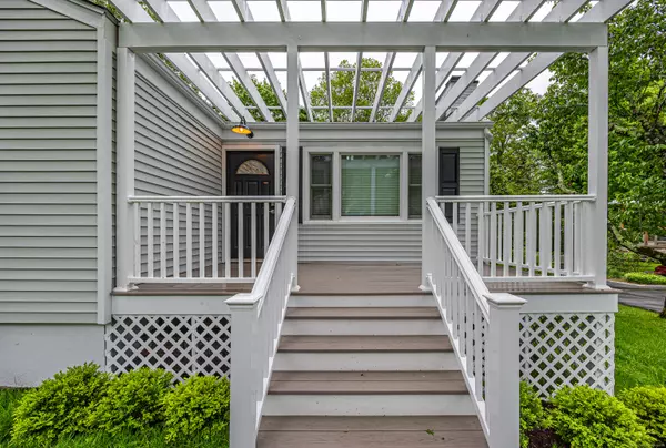 Stamford, CT 06905,19 Jamroga Lane