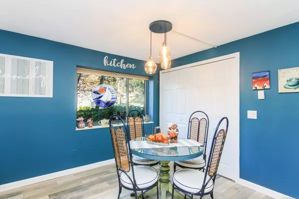 Branford, CT 06405,11 Harbour Village #B