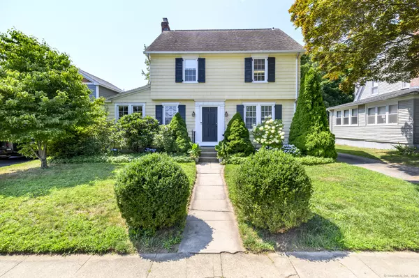 363 Lake Avenue, Bridgeport, CT 06605