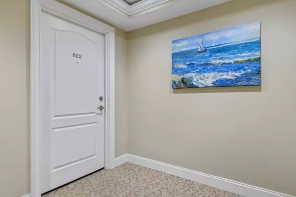 New London, CT 06320,461 Bank Street #802