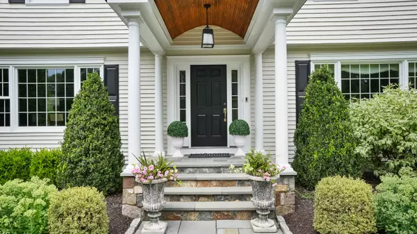 Easton, CT 06612,10 Laurel Drive