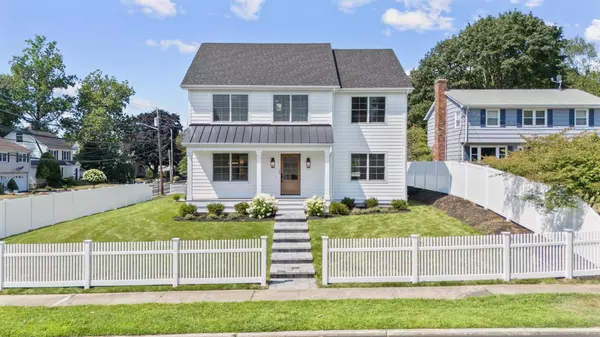 15 Barton Road, Fairfield, CT 06824