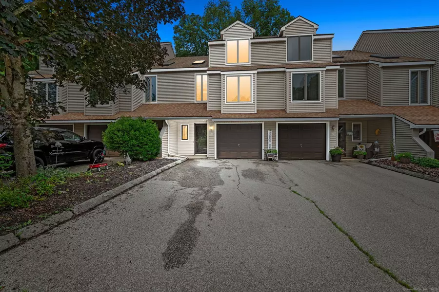 13 Westside Drive #APT 89, Thompson, CT 06255