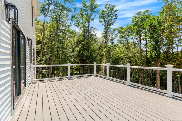 Stratford, CT 06614,775 James Farm Road
