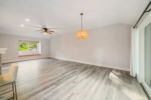 Southbury, CT 06488,510 Heritage Village #B