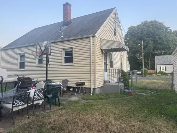 Hamden, CT 06514,98 Twin Brook Road