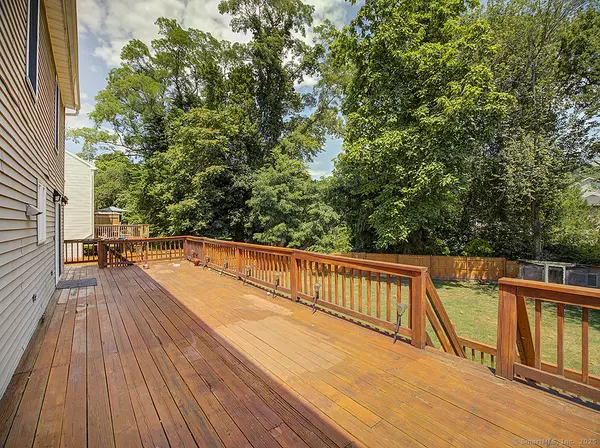 Woodbridge, CT 06525,1681 Litchfield Turnpike