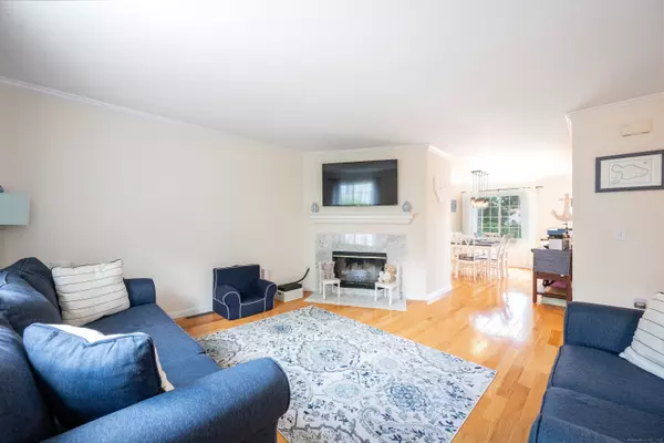 Danbury, CT 06810,14 South Street #5